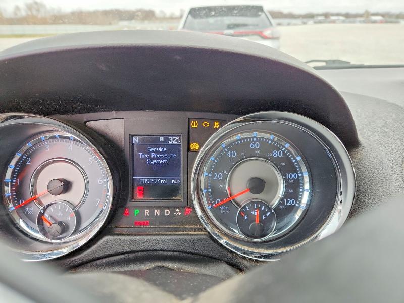 47063226 :رقم المزاد ، 2A4RR8DGXBR611448 vin ، 2011 Chrysler Town & Country مزاد بيع