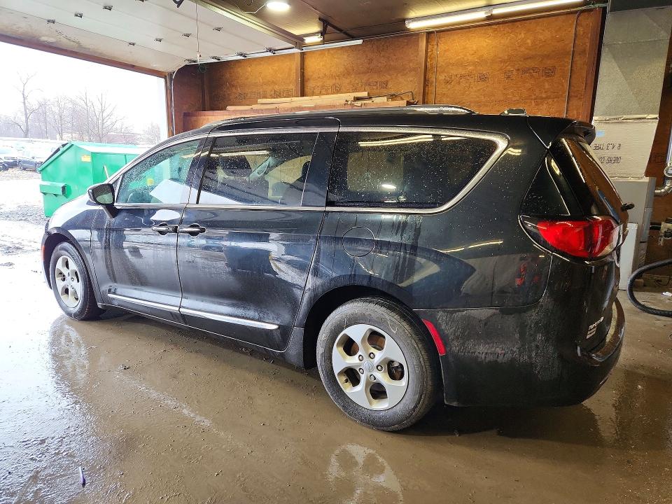 79893605 :رقم المزاد ، 2C4RC1EG0HR837617 vin ، 2017 Chrysler Pacifica مزاد بيع