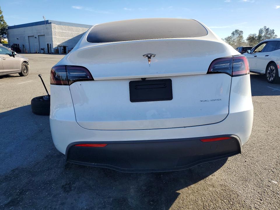 Продаж на аукціоні авто 2025 Tesla Model Y, vin: 7SAYGDEE6SF308047, номер лоту: 46000266