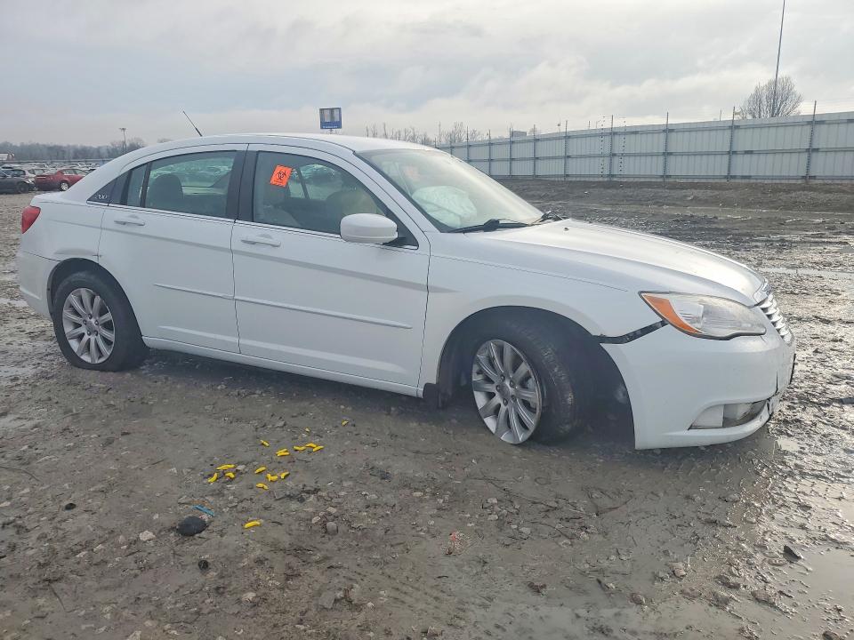Продажа на аукционе авто 2013 Chrysler 200, vin: 1C3CCBBG4DN703477, номер лота: 79129635