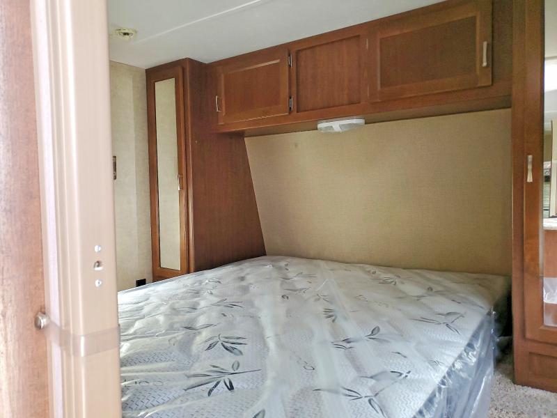 46954126 :رقم المزاد ، 4YDT24B29GN202259 vin ، 2016 Keystone Hideout مزاد بيع