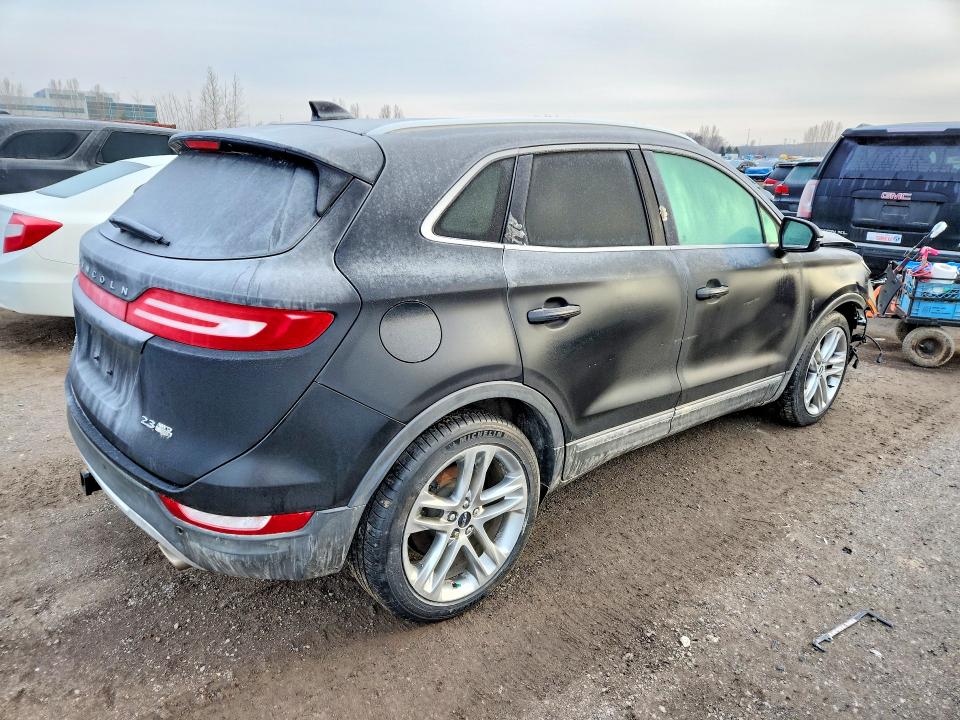 46823446 :رقم المزاد ، 5LMTJ2AH7FUJ02013 vin ، 2015 Lincoln Townhouse Mkc مزاد بيع
