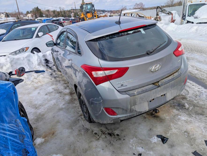 2015 Hyundai Elantra Gt მანქანა იყიდება აუქციონზე, vin: KMHD35LH6FU239380, აუქციონის ნომერი: 79639835