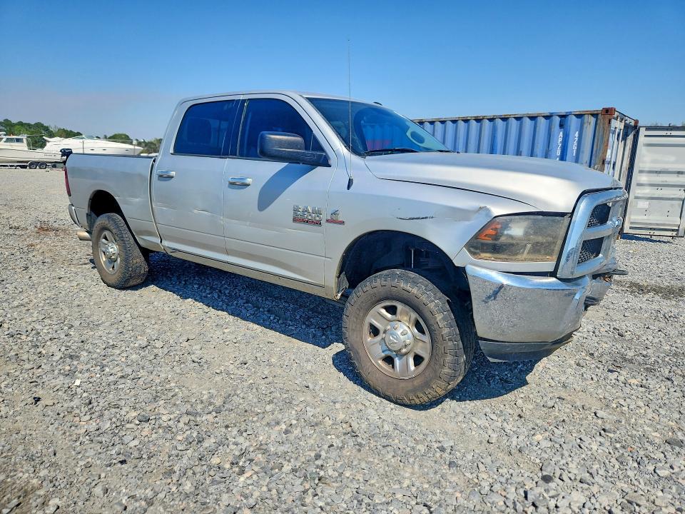 46567316 :رقم المزاد ، 3C6UR5DL9HG534475 vin ، 2017 Ram 2500 مزاد بيع