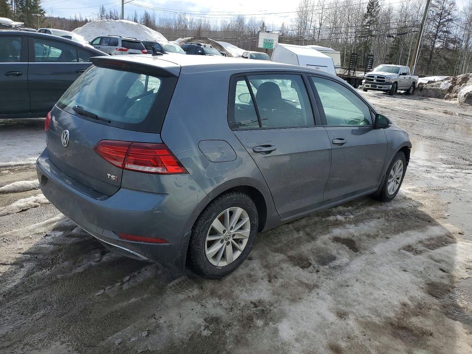 79832085 :رقم المزاد ، 3VWB17AU0JM288856 vin ، 2018 Volkswagen Golf مزاد بيع