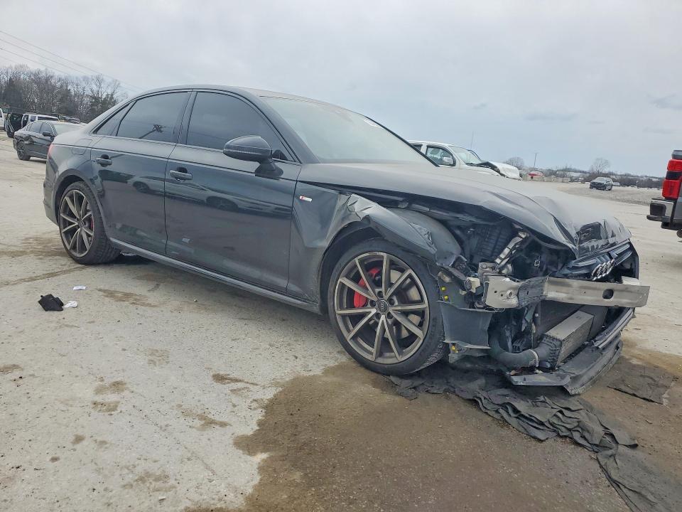 Продажа на аукционе авто 2018 Audi A4, vin: WAUENAF43JA059608, номер лота: 79446575