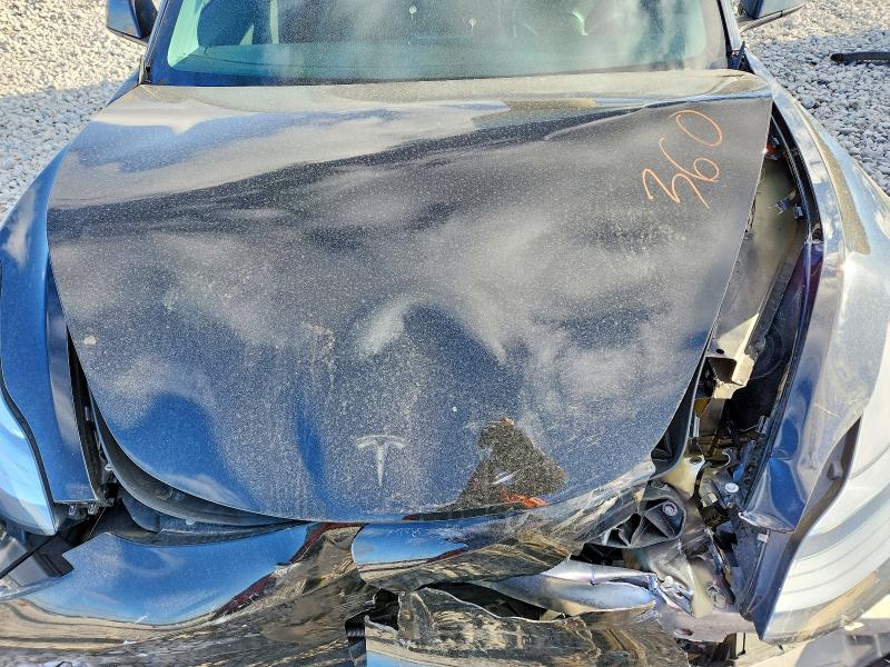 46987636 :رقم المزاد ، 5YJ3E1EB8JF103328 vin ، 2018 Tesla Model 3 مزاد بيع