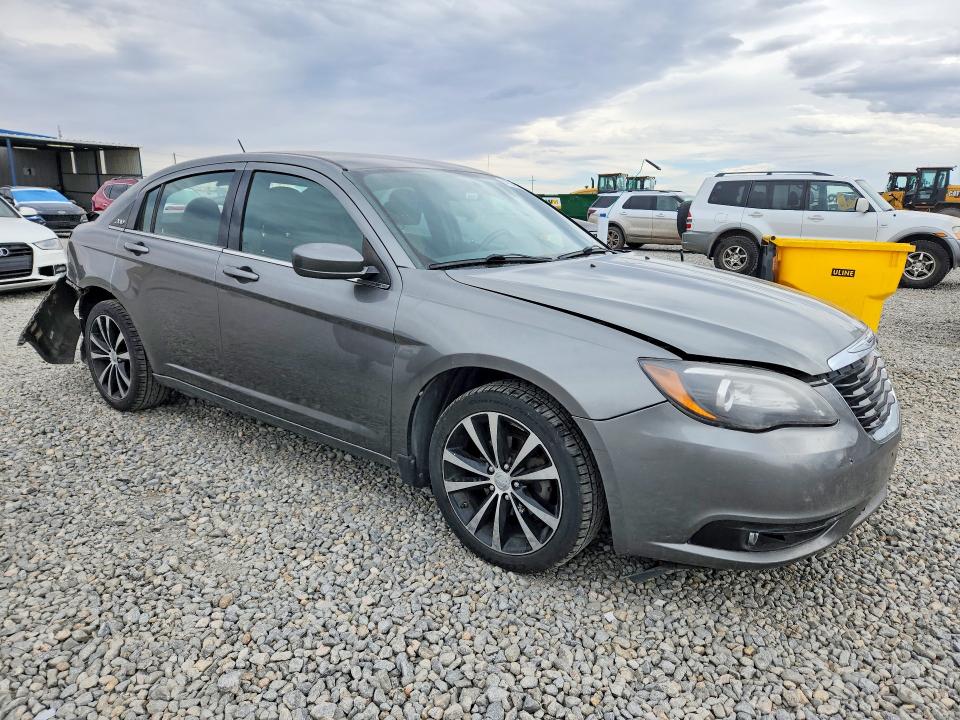 2013 Chrysler 200 მანქანა იყიდება აუქციონზე, vin: 1C3CCBBG1DN718230, აუქციონის ნომერი: 47240536