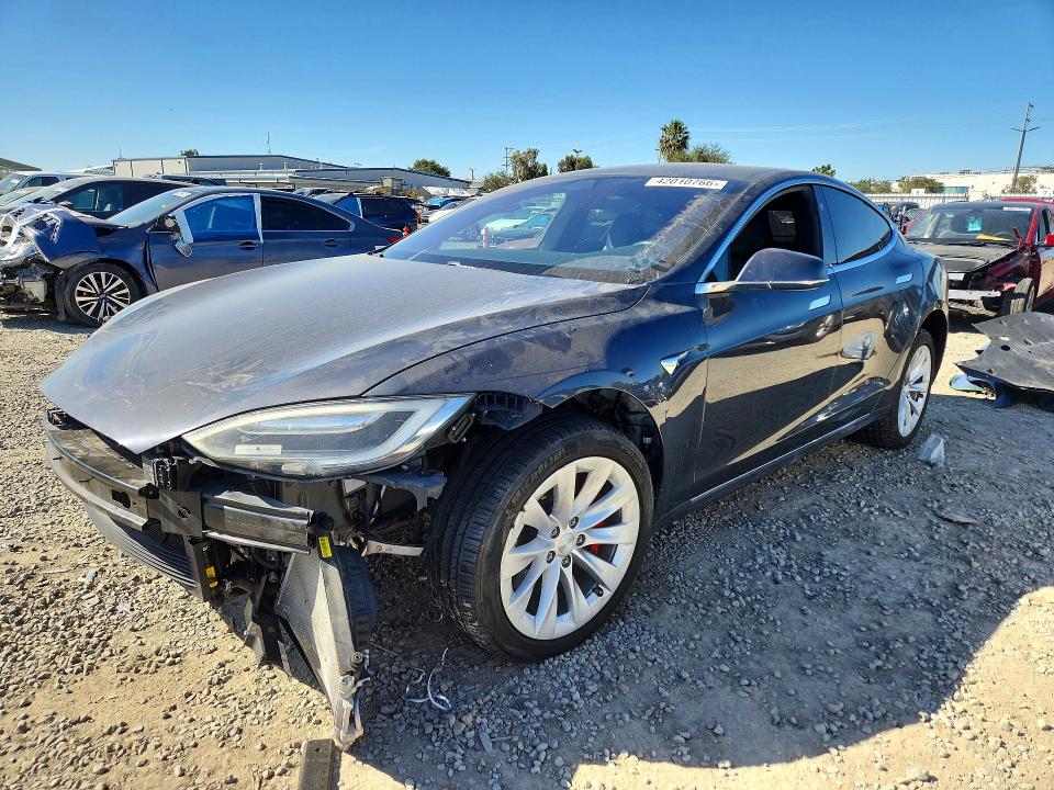 Aukcja sprzedaży 2017 Tesla Model S, vin: 5YJSA1E23HF215004, numer aukcji: 42010766