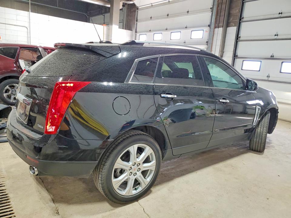 48315606 :رقم المزاد ، 3GYFNGE36FS641091 vin ، 2015 Cadillac Srx مزاد بيع