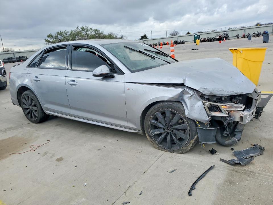 79642065 :رقم المزاد ، WAUKMAF43JN013226 vin ، 2018 Audi A4 مزاد بيع