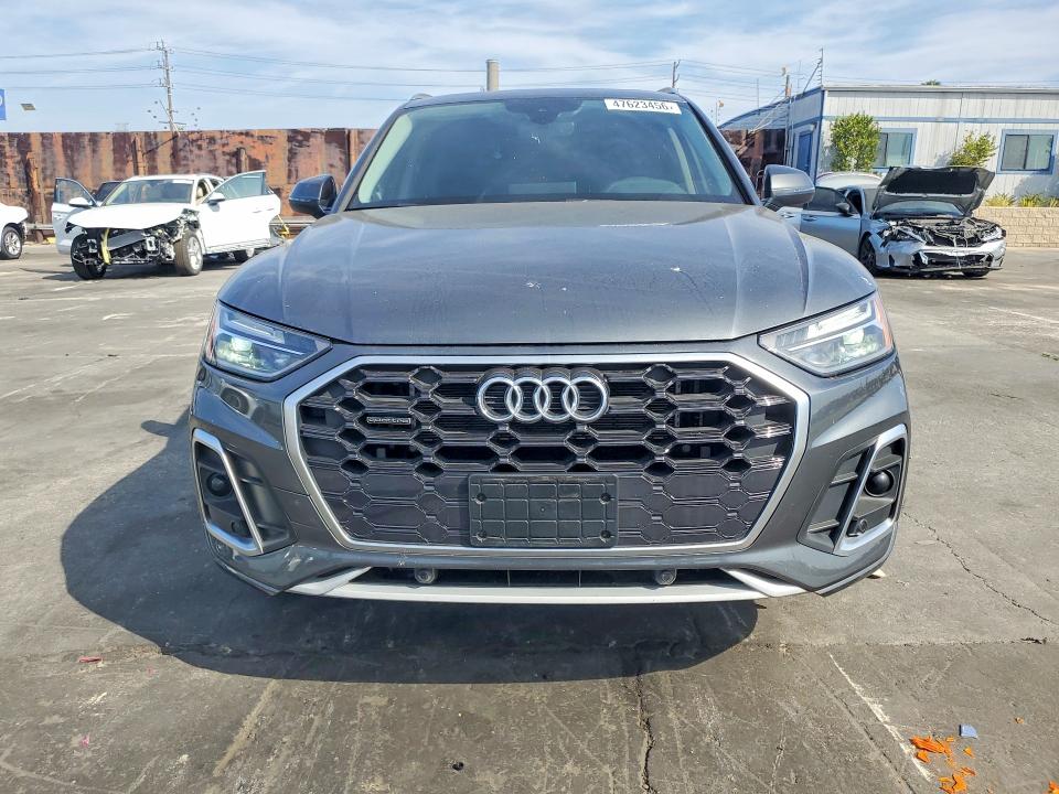 47623456 :رقم المزاد ، WA1G2AFY4M2040579 vin ، 2021 Audi Q5 E مزاد بيع