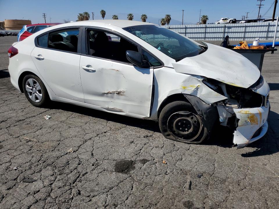 47629786 :رقم المزاد ، 3KPFK4A79HE044380 vin ، 2017 Kia Forte مزاد بيع