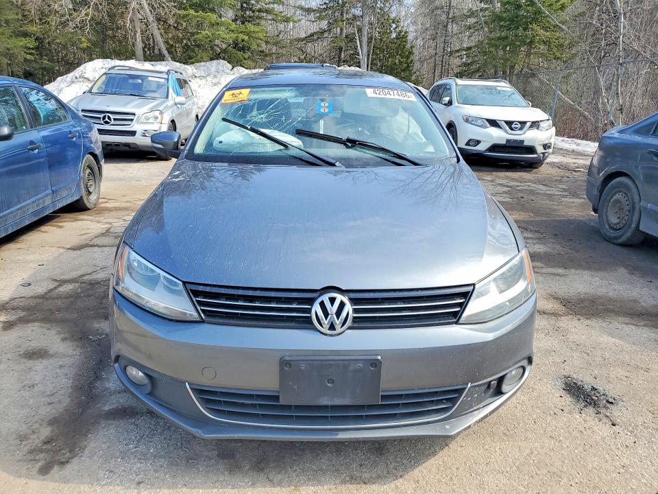 42047486 :رقم المزاد ، 3VWDL7AJ3DM452243 vin ، 2013 Volkswagen Jetta مزاد بيع