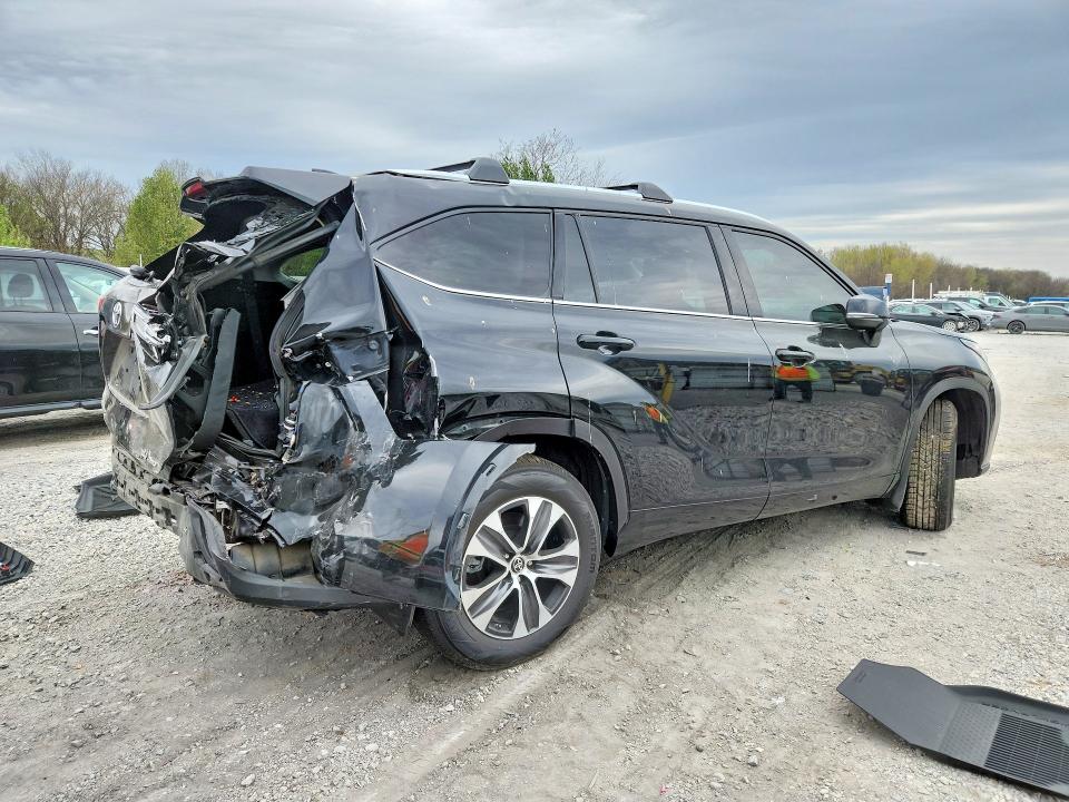 2021 Toyota Highlander მანქანა იყიდება აუქციონზე, vin: 5TDGZRBH3MS559136, აუქციონის ნომერი: 47512676