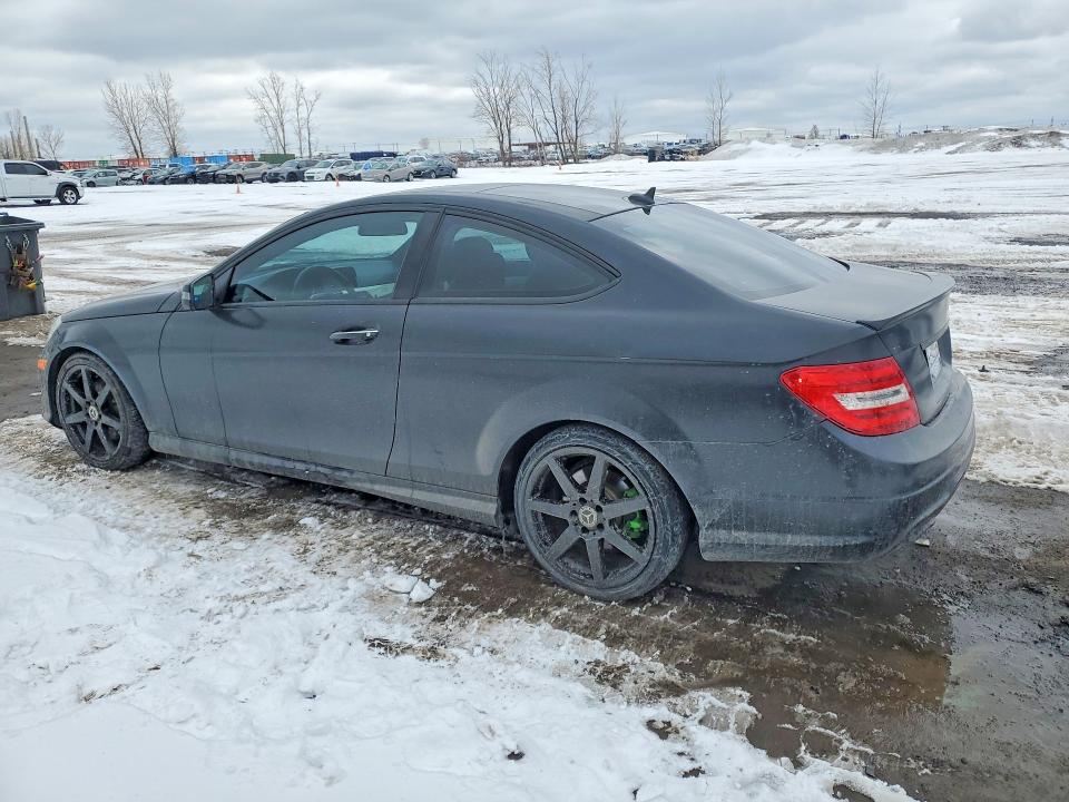 47201806 :رقم المزاد ، WDDGJ5HB7CF734253 vin ، 2012 Mercedes-benz C مزاد بيع