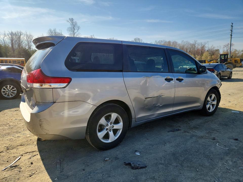 Aukcja sprzedaży 2011 Toyota Sienna, vin: 5TDKA3DC7BS008270, numer aukcji: 46261366