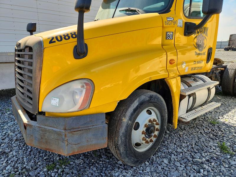 41761926 :رقم المزاد ، 3AKBGDDV4ESFZ0422 vin ، 2014 Freightliner Cascadia مزاد بيع
