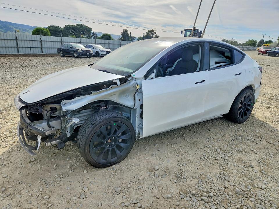 47912826 :رقم المزاد ، 7SAYGDEE2PF676488 vin ، 2023 Tesla Y مزاد بيع