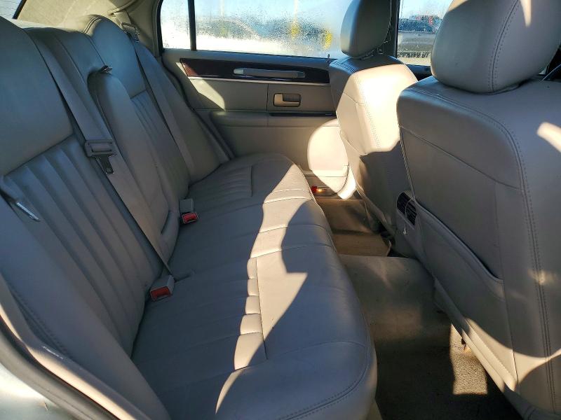 2007 Lincoln Town Car მანქანა იყიდება აუქციონზე, vin: 1LNHM81W87Y627240, აუქციონის ნომერი: 79497305