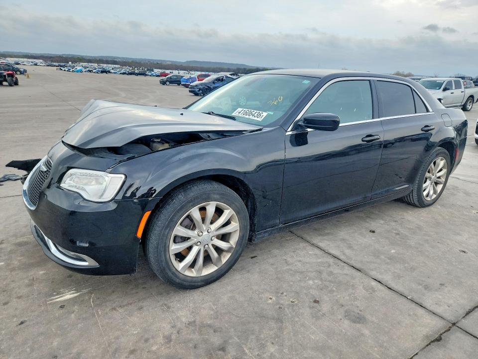 41606436 :رقم المزاد ، 2C3CCARG2JH235026 vin ، 2018 Chrysler 300 مزاد بيع