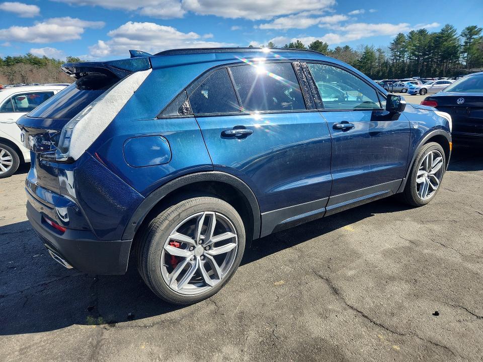 77280515 :رقم المزاد ، 1GYFZFR45MF013087 vin ، 2021 Cadillac Xt4 مزاد بيع