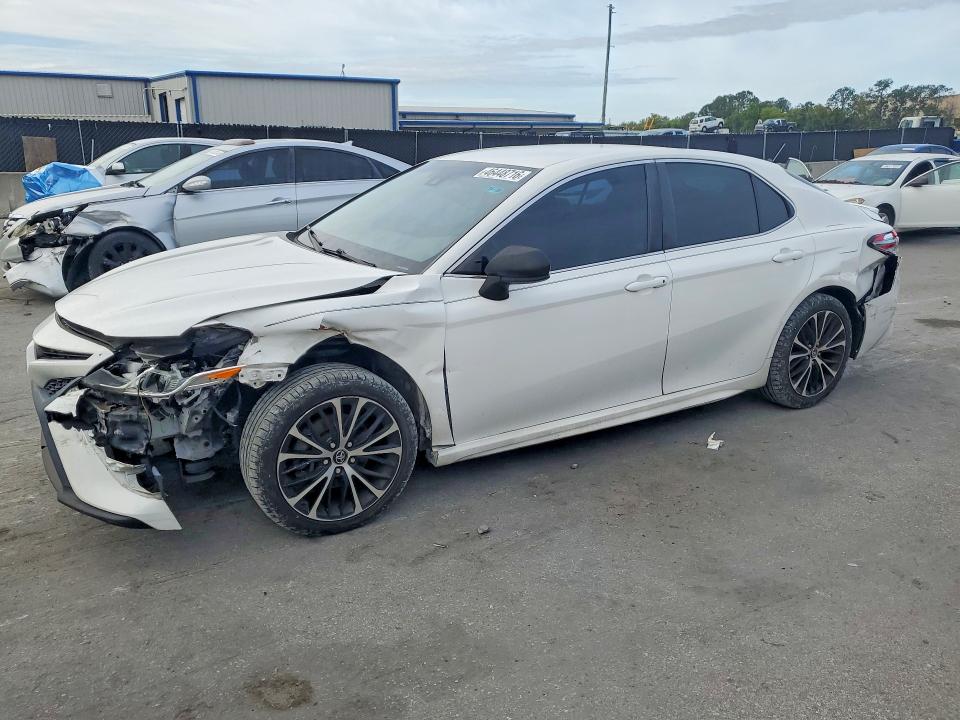 2018 Toyota Camry მანქანა იყიდება აუქციონზე, vin: 4T1B11HK0JU569891, აუქციონის ნომერი: 46448716