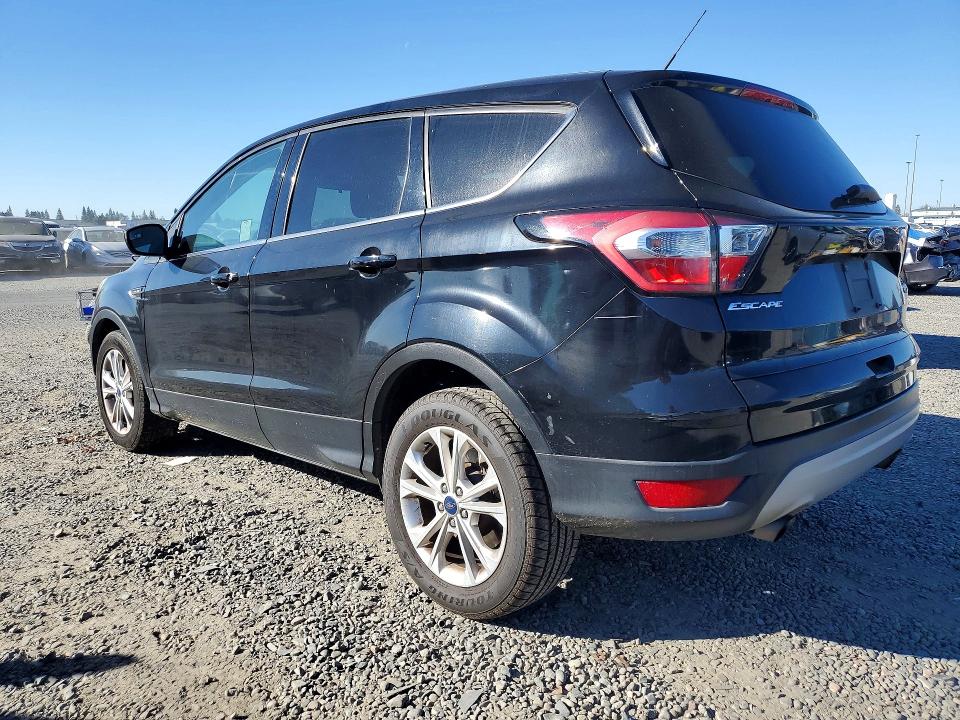 2017 Ford Escape მანქანა იყიდება აუქციონზე, vin: 1FMCU0GD4HUB82862, აუქციონის ნომერი: 45549356