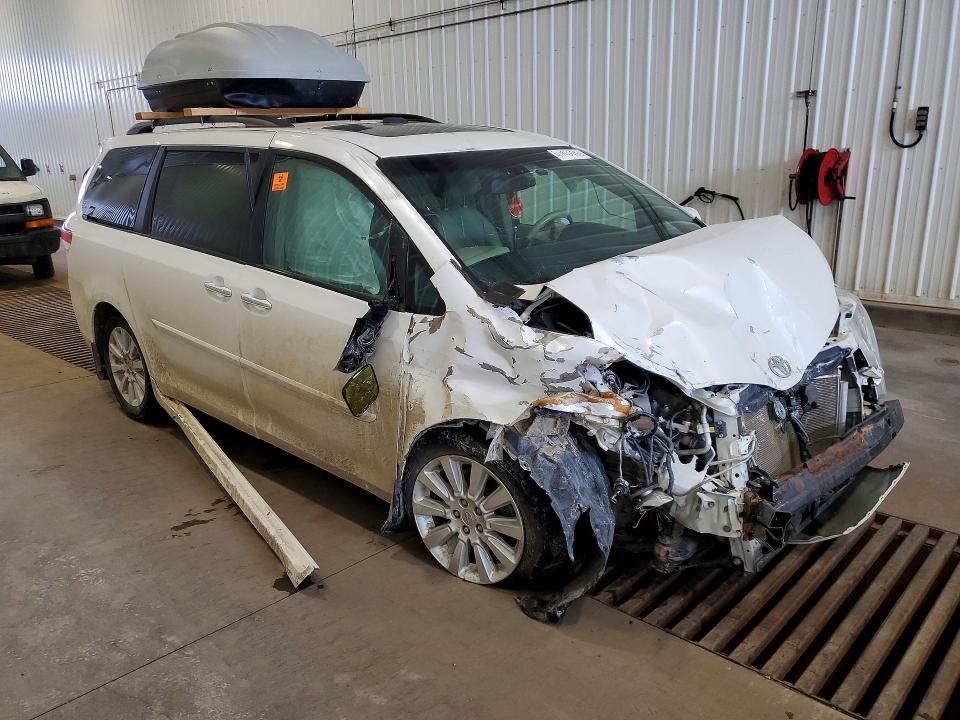Продажа на аукционе авто 2014 Toyota Sienna, vin: 5TDDK3DCXES085242, номер лота: 41816986