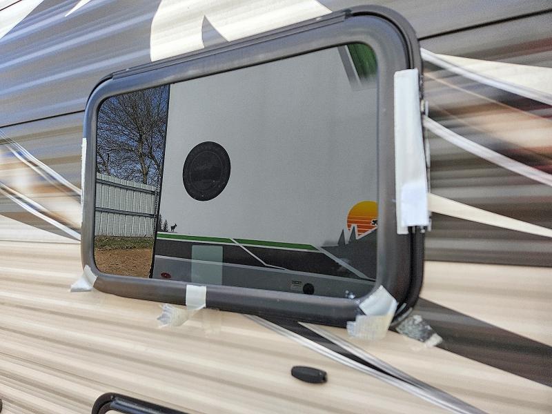 48050476 :رقم المزاد ، 5ZT2AVRB3HB912305 vin ، 2017 Avenger Recreational Vehicle (rv) مزاد بيع