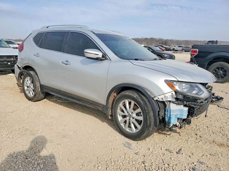 47395136 :رقم المزاد ، 5N1AT2MV6HC886537 vin ، 2017 Nissan Rogue مزاد بيع