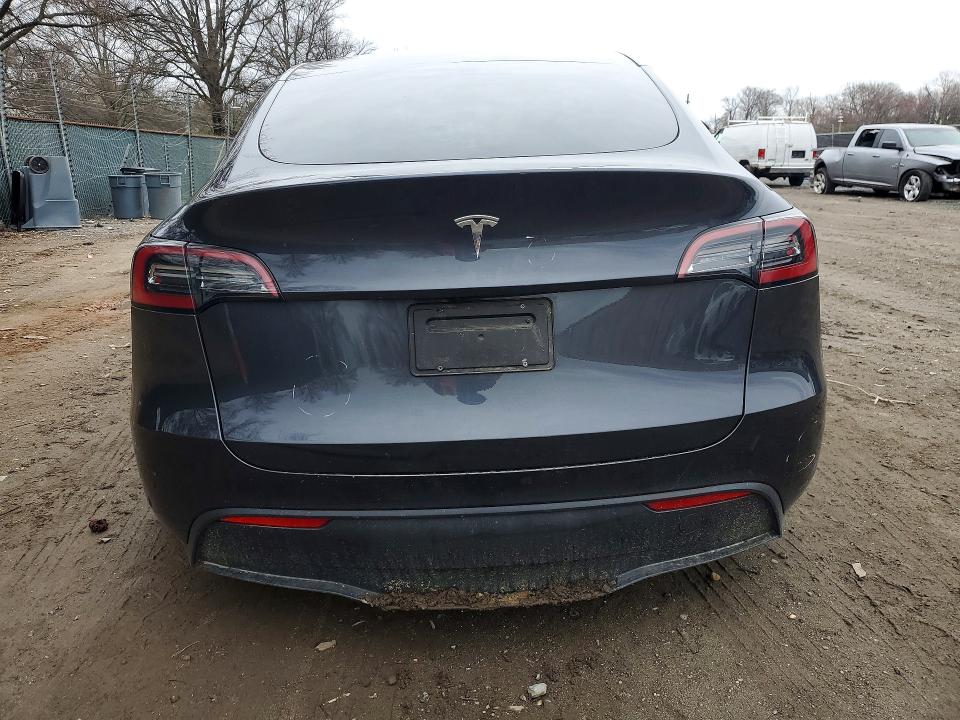 Продажа на аукционе авто 2024 Tesla Model Y, vin: 7SAYGDED7RF109297, номер лота: 47135306