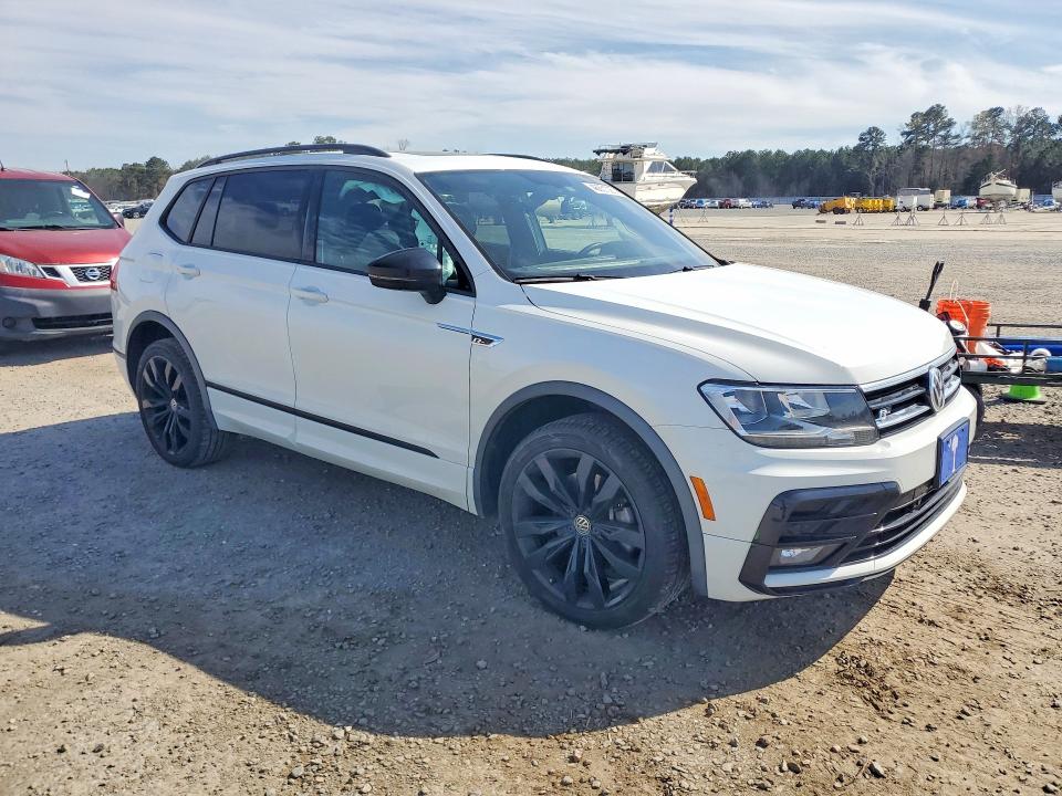 Продажа на аукционе авто 2020 Volkswagen Tiguan, vin: 3VV2B7AX6LM159857, номер лота: 46851086