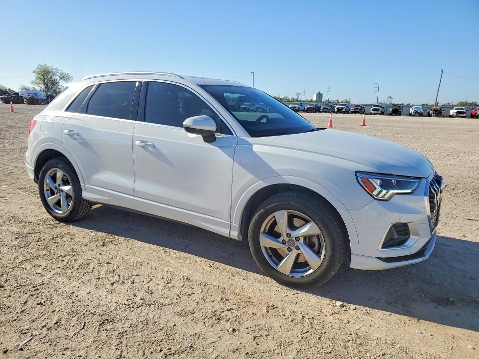 2020 Audi Q3 მანქანა იყიდება აუქციონზე, vin: WA1BECF39L1048571, აუქციონის ნომერი: 46197366
