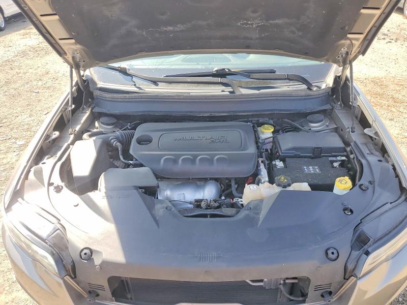 48107726 :رقم المزاد ، 1C4PJLLB9KD411676 vin ، 2019 Jeep Cherokee مزاد بيع
