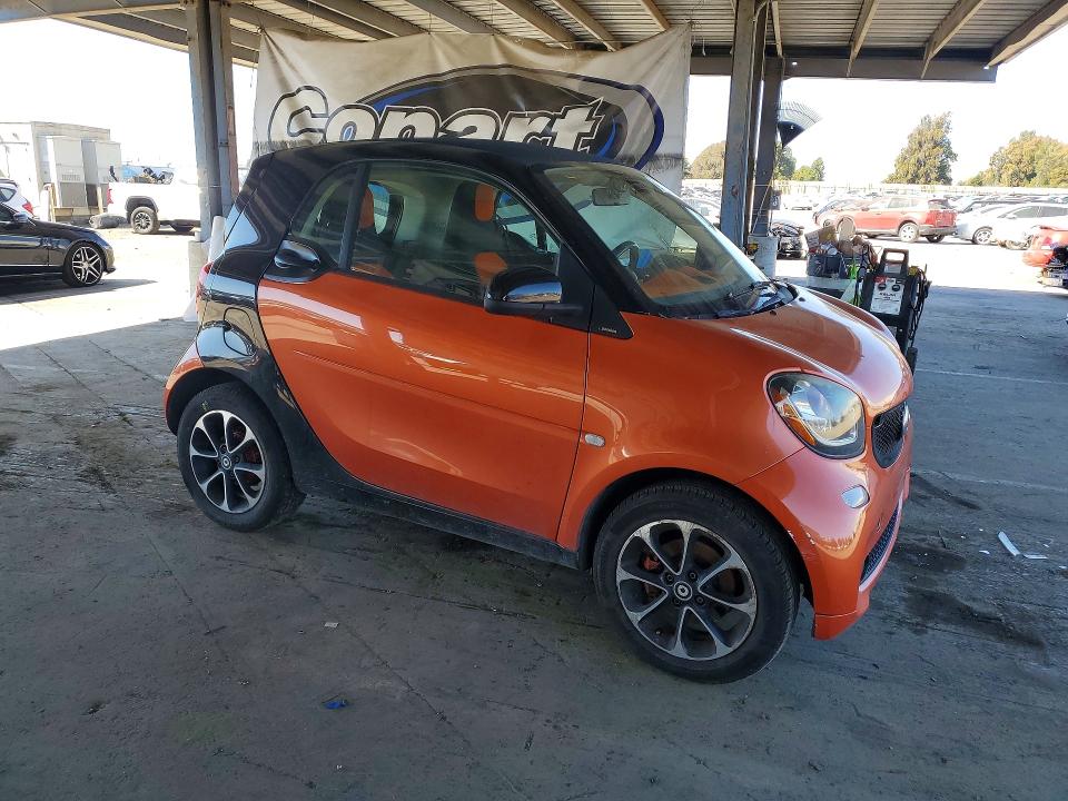 Продажа на аукционе авто 2016 Smart Cars Fortwo, vin: WMEFJ5DA1GK059517, номер лота: 46003416
