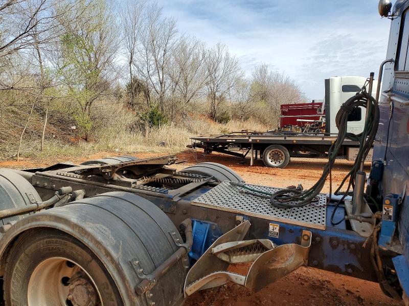 79618215 :رقم المزاد ، 1XP5DB9X92D573754 vin ، 2002 Peterbilt 375 مزاد بيع
