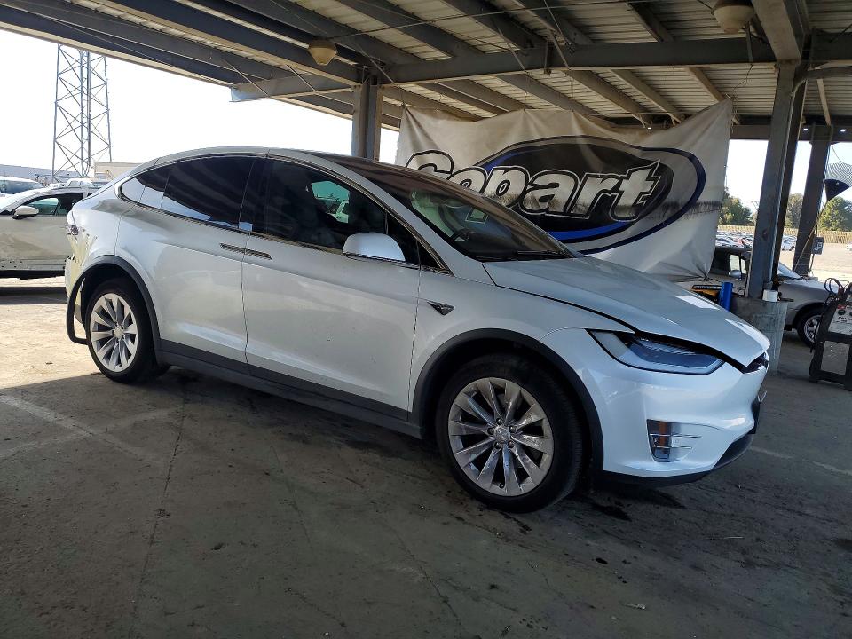 41616976 :رقم المزاد ، 5YJXCAE20KF207269 vin ، 2019 Tesla Model X مزاد بيع