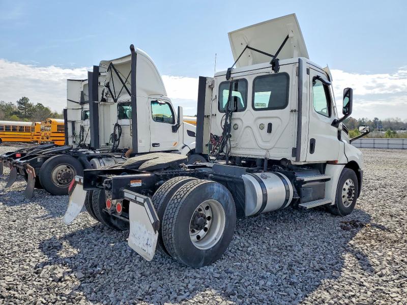 78477005 :رقم المزاد ، 3AKBHLDV2MSMJ1507 vin ، 2021 Freigliner Cascadia 126 مزاد بيع