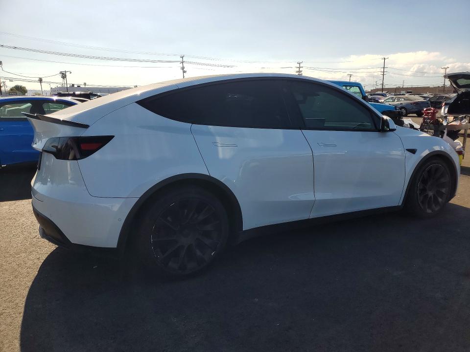79655725 :رقم المزاد ، 7SAYGDEE5NF386646 vin ، 2022 Tesla Model Y مزاد بيع