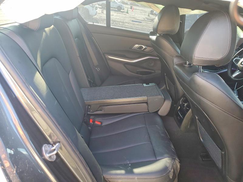 45602296 :رقم المزاد ، 3MW5R1J04N8C26410 vin ، 2022 Bmw 330i مزاد بيع