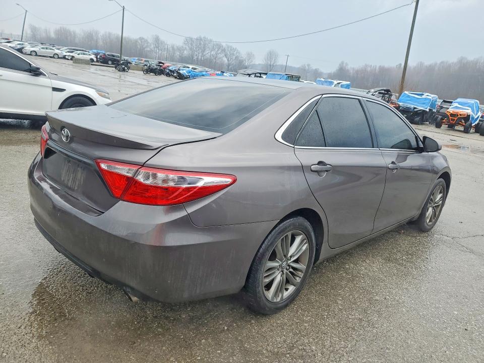79109125 :رقم المزاد ، 4T1BF1FK9HU313392 vin ، 2017 Toyota Camry مزاد بيع