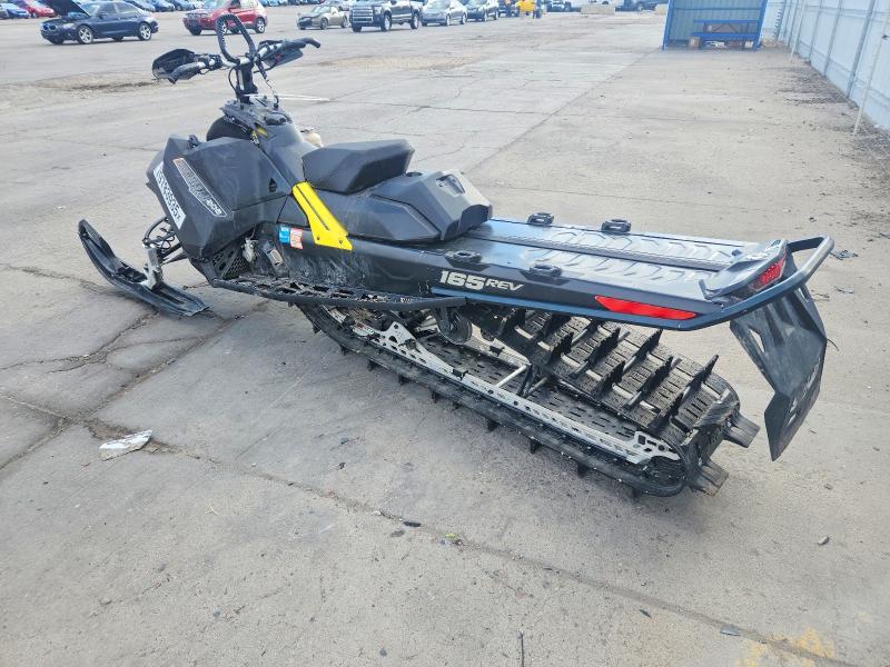 79783935 :رقم المزاد ، 2BPSCFHC7HV000376 vin ، 2017 Ski-doo Summit Sp Etech 850 مزاد بيع
