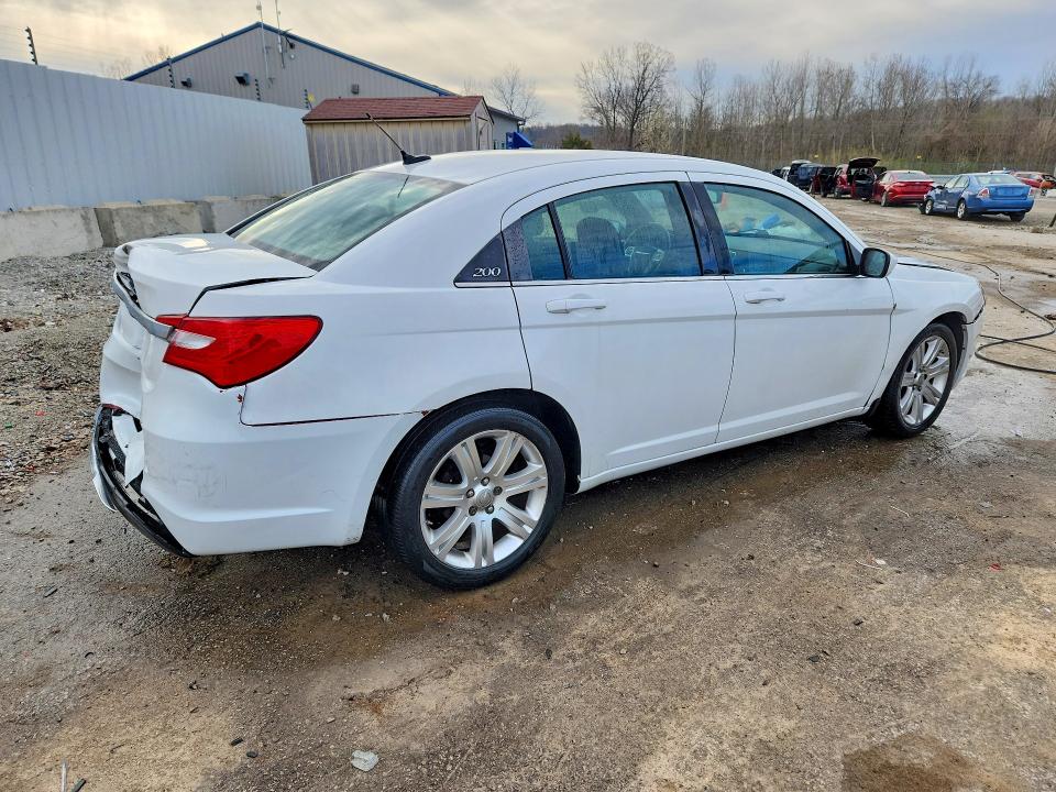 Продажа на аукционе авто 2013 Chrysler 200, vin: 1C3CCBBB7DN611669, номер лота: 46758246