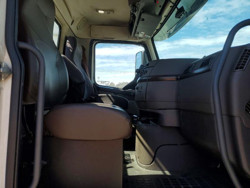 Продаж на аукціоні авто 2017 Volvo Vnl, vin: 4V4N39TG7HN988035, номер лоту: 46196876