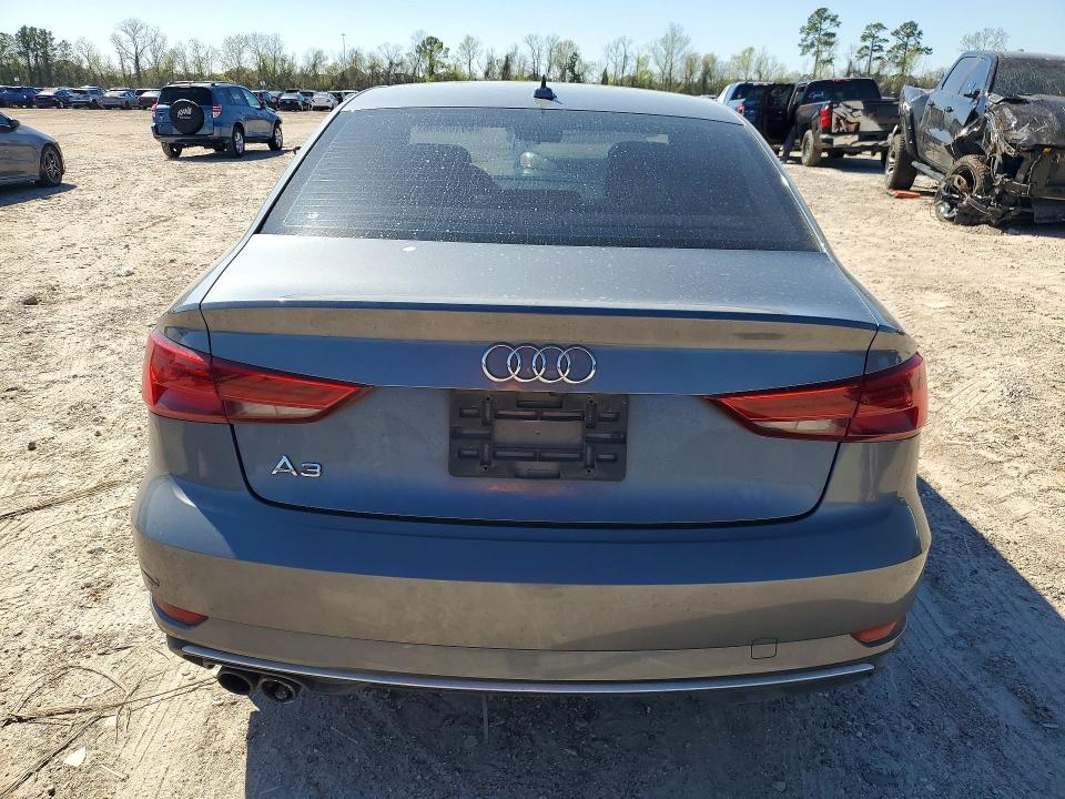 Продаж на аукціоні авто 2017 Audi A3, vin: WAUAUGFF0H1031653, номер лоту: 46105396