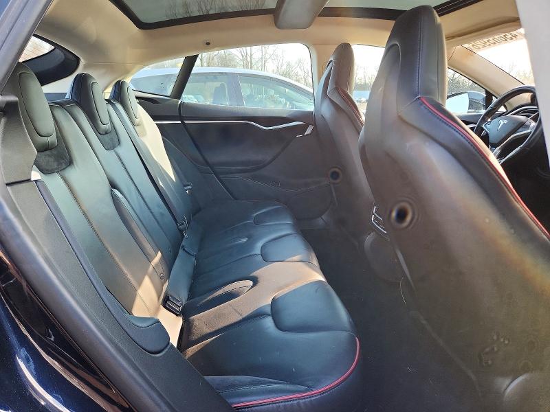 45665926 :رقم المزاد ، 5YJSA1CN4DFP26468 vin ، 2013 Tesla Model S مزاد بيع