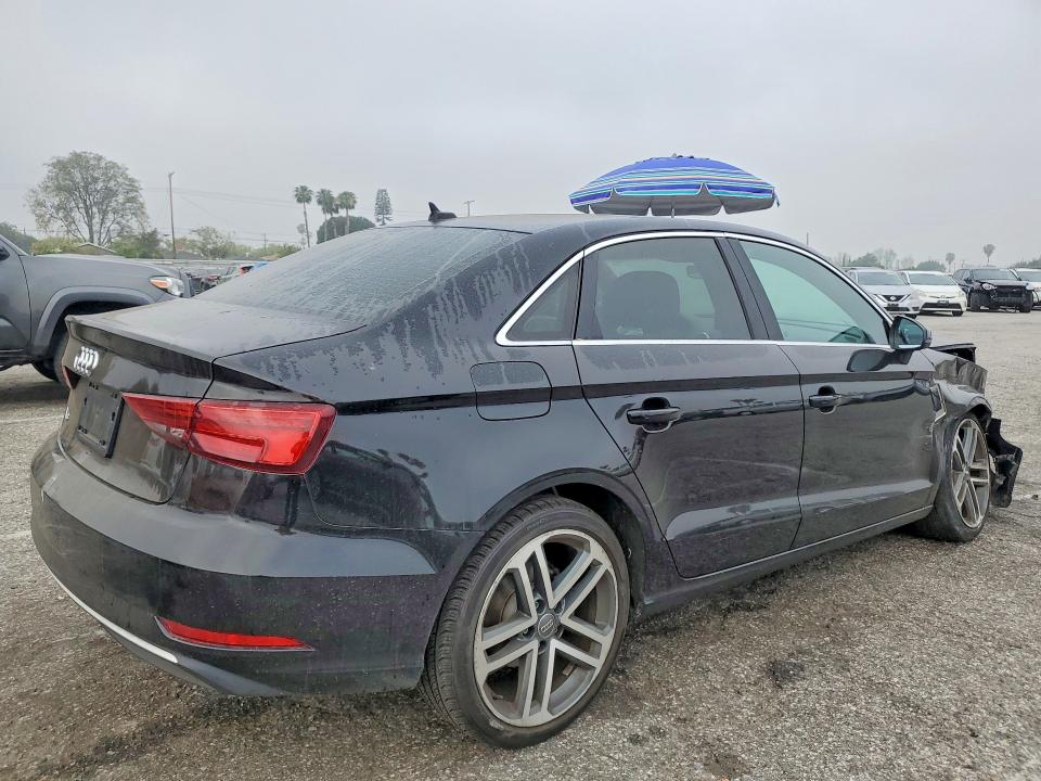 Продаж на аукціоні авто 2019 Audi A3, vin: WAUAUGFF7K1010970, номер лоту: 47264186
