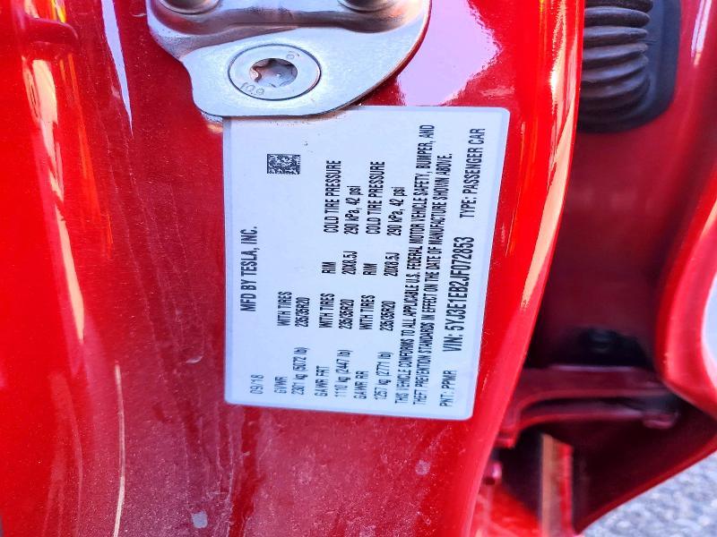 42001756 :رقم المزاد ، 5YJ3E1EB2JF072853 vin ، 2018 Tesla Model 3 مزاد بيع