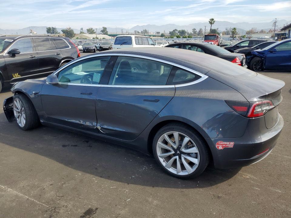 2018 Tesla Model 3 მანქანა იყიდება აუქციონზე, vin: 5YJ3E1EA7JF003339, აუქციონის ნომერი: 45934996